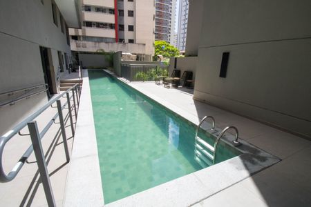 Studio à venda com 27m², 1 quarto e sem vagaÁrea comum - Piscina