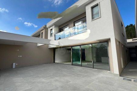 Casa à venda com 310m², 3 quartos e 3 vagas