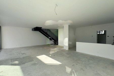 Casa à venda com 310m², 3 quartos e 3 vagas