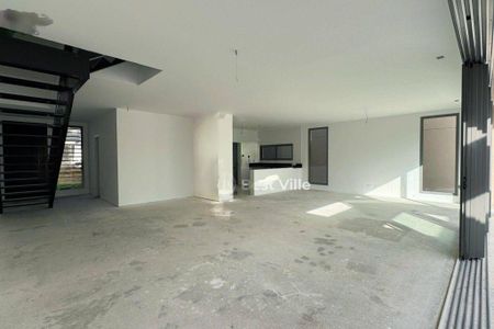 Casa à venda com 310m², 3 quartos e 3 vagas