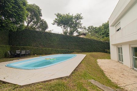 Casa para alugar com 643m², 3 quartos e 3 vagasÁrea comum - Piscina