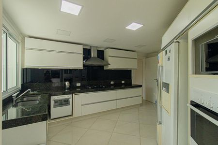 Casa para alugar com 643m², 3 quartos e 3 vagasCozinha