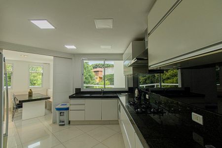 Casa para alugar com 643m², 3 quartos e 3 vagasCozinha