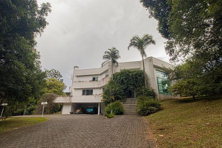 Casa para alugar com 643m², 3 quartos e 3 vagasFachada