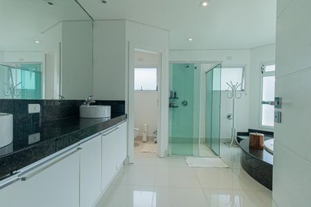 Casa para alugar com 643m², 3 quartos e 3 vagasBanheiro da Suíte 2