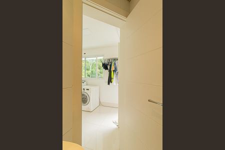 Casa para alugar com 643m², 3 quartos e 3 vagasBanheiro de Serviço