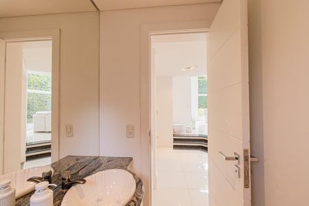 Casa para alugar com 643m², 3 quartos e 3 vagasLavabo