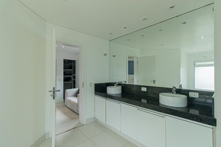 Casa para alugar com 643m², 3 quartos e 3 vagasBanheiro da Suíte 2