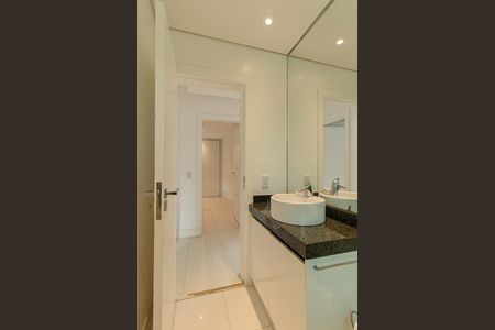 Casa para alugar com 643m², 3 quartos e 3 vagasBanheiro Social