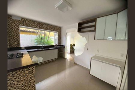 Casa à venda com 560m², 3 quartos e 4 vagas