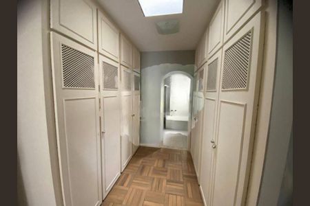 Casa à venda com 560m², 3 quartos e 4 vagas