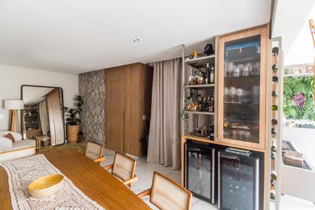 Apartamento à venda com 123m², 2 quartos e 2 vagasSala