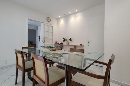 Casa de condomínio à venda com 319m², 4 quartos e 2 vagasCozinha 