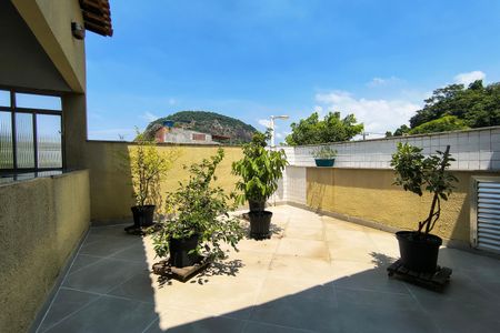 Casa de condomínio à venda com 319m², 4 quartos e 2 vagasTerraço