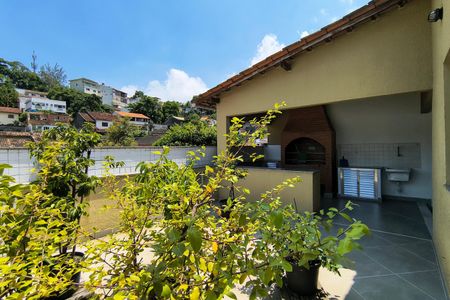 Casa de condomínio à venda com 319m², 4 quartos e 2 vagasTerraço