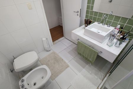 Casa de condomínio à venda com 319m², 4 quartos e 2 vagasBanheiro da Suíte