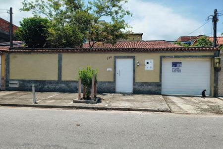 Casa de condomínio à venda com 319m², 4 quartos e 2 vagasFachada