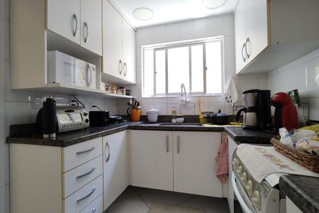 Casa de condomínio à venda com 319m², 4 quartos e 2 vagasCozinha