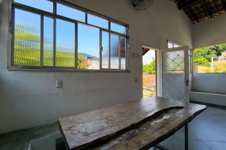 Casa de condomínio à venda com 319m², 4 quartos e 2 vagasTerraço