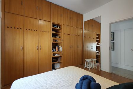 Casa de condomínio à venda com 319m², 4 quartos e 2 vagasQuarto 3 