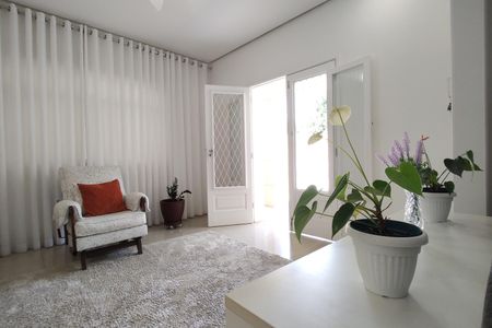 Casa de condomínio à venda com 319m², 4 quartos e 2 vagasSala