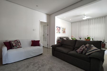 Casa de condomínio à venda com 319m², 4 quartos e 2 vagasSala