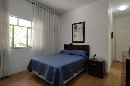 Casa de condomínio à venda com 319m², 4 quartos e 2 vagasSuíte