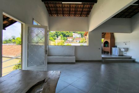 Casa de condomínio à venda com 319m², 4 quartos e 2 vagasTerraço
