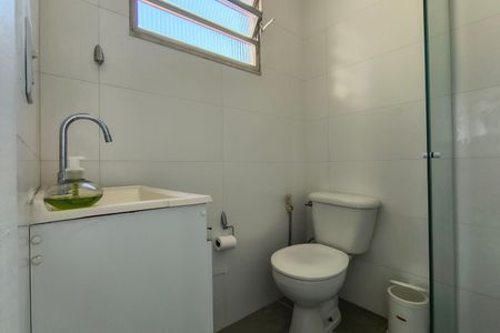 Casa de condomínio à venda com 319m², 4 quartos e 2 vagasBanheiro 2
