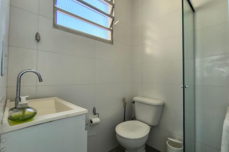 Casa de condomínio à venda com 319m², 4 quartos e 2 vagasBanheiro 2