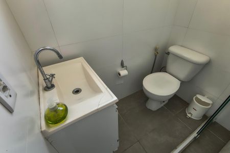Casa de condomínio à venda com 319m², 4 quartos e 2 vagasBanheiro 2
