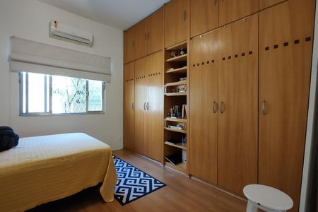 Casa de condomínio à venda com 319m², 4 quartos e 2 vagasQuarto 3 