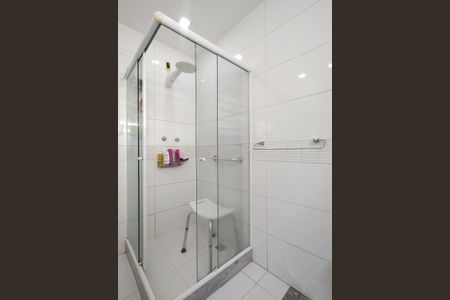 Casa de condomínio à venda com 319m², 4 quartos e 2 vagasBanheiro 1