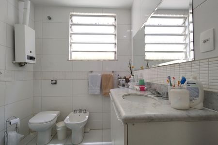 Casa de condomínio à venda com 319m², 4 quartos e 2 vagasBanheiro 1