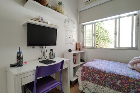 Casa de condomínio à venda com 319m², 4 quartos e 2 vagasQuarto 1