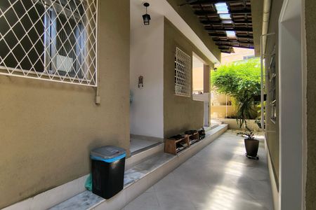 Casa de condomínio à venda com 319m², 4 quartos e 2 vagasAnexo