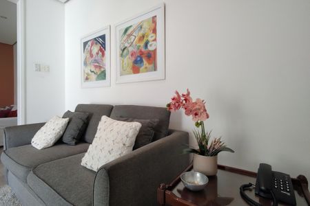 Casa de condomínio à venda com 319m², 4 quartos e 2 vagasSala