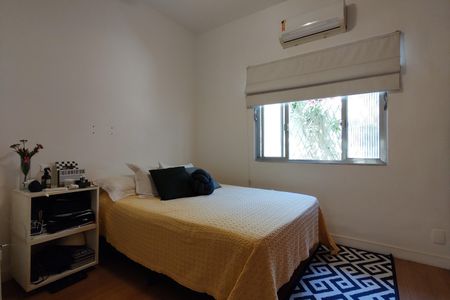 Casa de condomínio à venda com 319m², 4 quartos e 2 vagasQuarto 3 