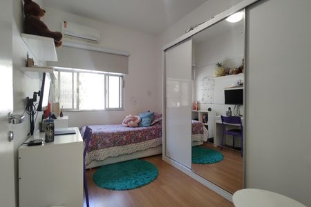 Casa de condomínio à venda com 319m², 4 quartos e 2 vagasQuarto 1