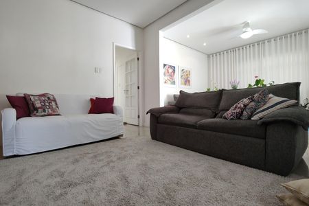 Casa de condomínio à venda com 319m², 4 quartos e 2 vagasSala