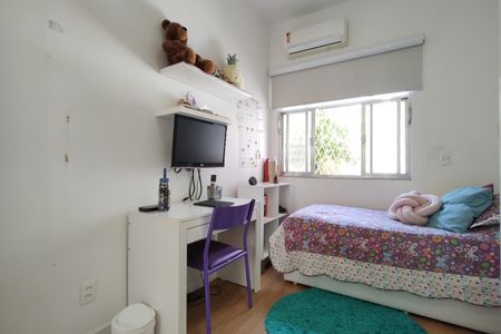 Casa de condomínio à venda com 319m², 4 quartos e 2 vagasQuarto 1