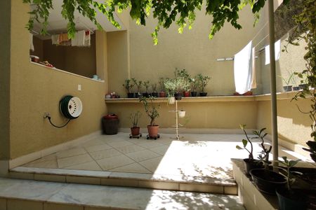 Casa de condomínio à venda com 319m², 4 quartos e 2 vagasAnexo