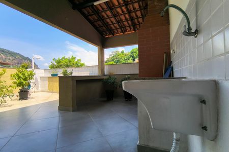 Casa de condomínio à venda com 319m², 4 quartos e 2 vagasTerraço