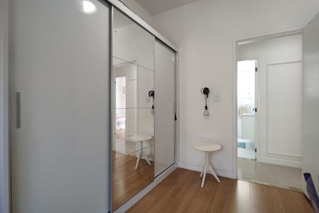 Casa de condomínio à venda com 319m², 4 quartos e 2 vagasQuarto 1