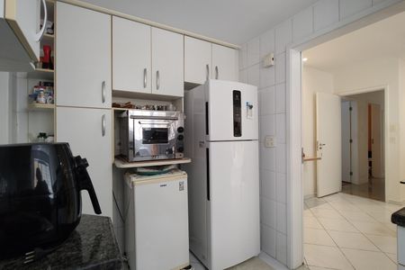 Casa de condomínio à venda com 319m², 4 quartos e 2 vagasCozinha