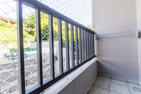 Varanda de apartamento para alugar com 2 quartos, 45m² em Vila Caldas, Carapicuíba