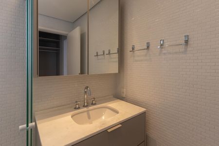 Apartamento para alugar com 90m², 1 quarto e 2 vagasBanheiro da Suíte 