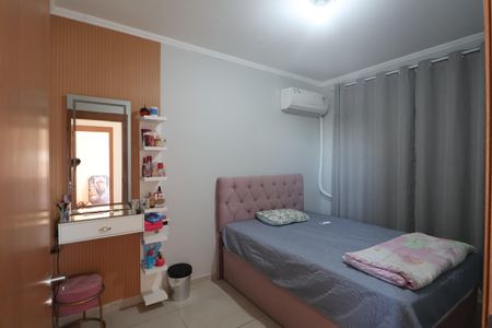 Quarto 1 de apartamento para alugar com 2 quartos, 51m² em Olaria, Canoas