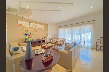 Casa à venda com 4 quartos, 330m² em Alphaville, Santana de Parnaíba