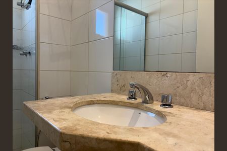 Apartamento para alugar com 106m², 2 quartos e 2 vagas Apartamento para alugar com 106m², 2 quartos e 2 vagasBanheiro da Suíte 1